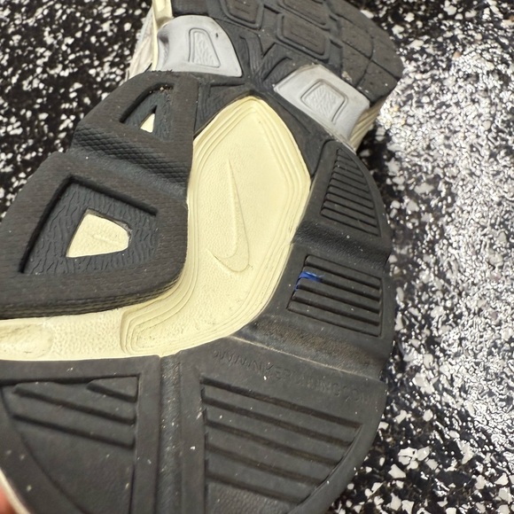 Nike Air Initiator Men’s Size 10 Running Shoes - Picture 6 of 9